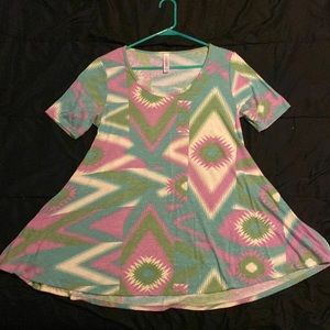 Lularoe xs top in green and purple
